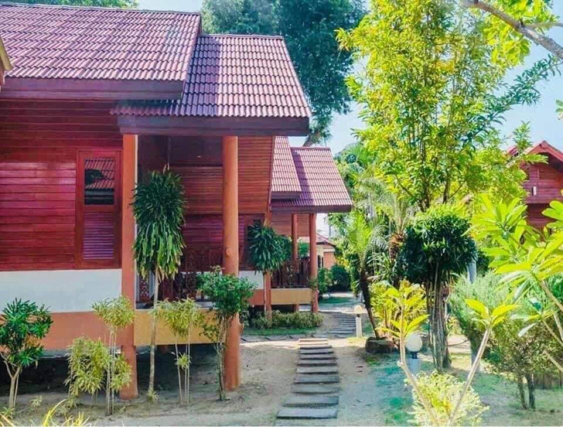 Phangan Lodge Baan Tai Exterior photo