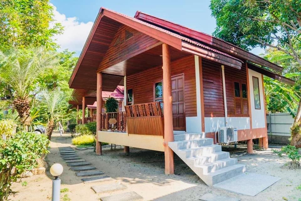 Phangan Lodge Baan Tai Exterior photo