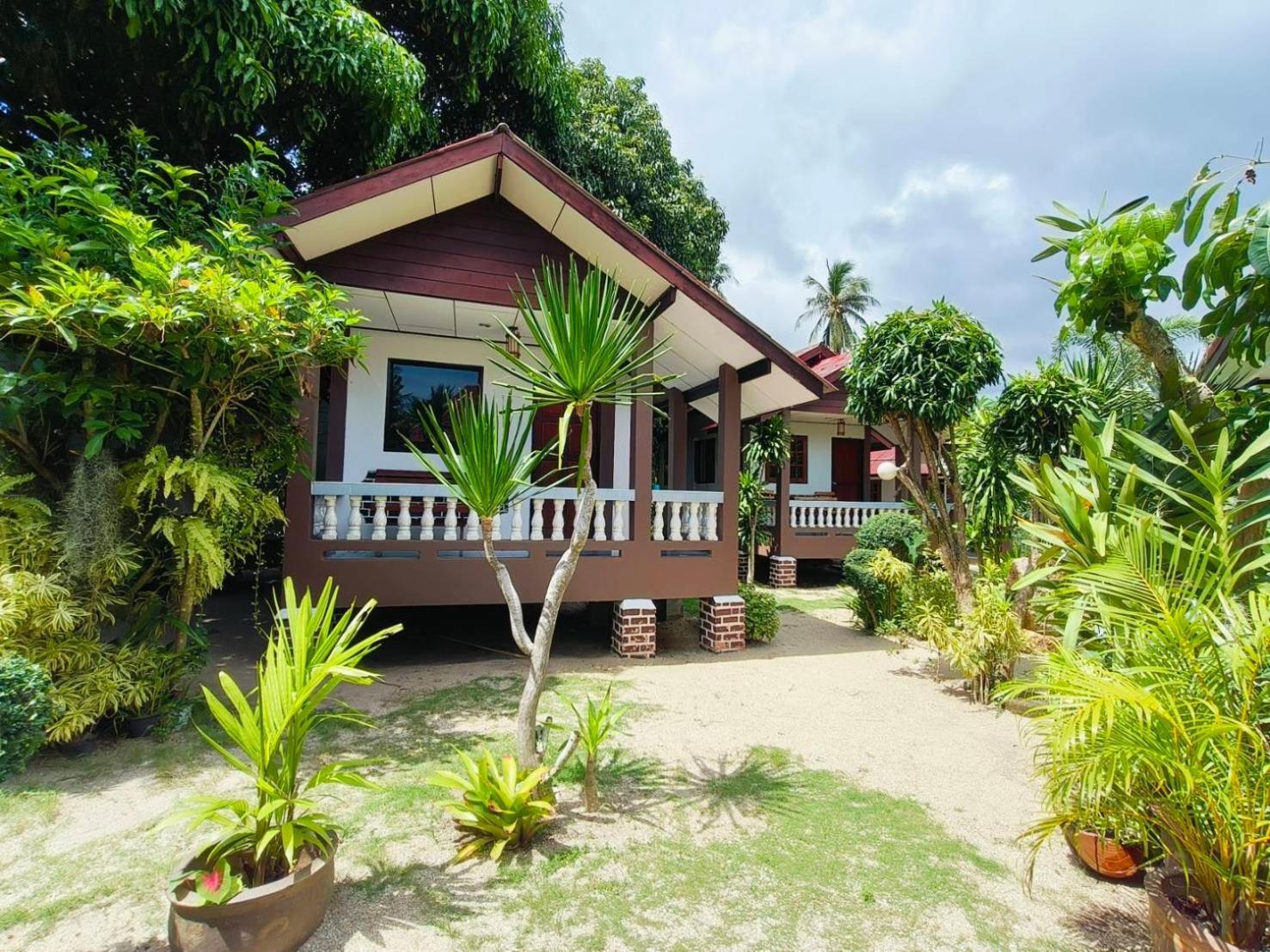 Phangan Lodge Baan Tai Exterior photo